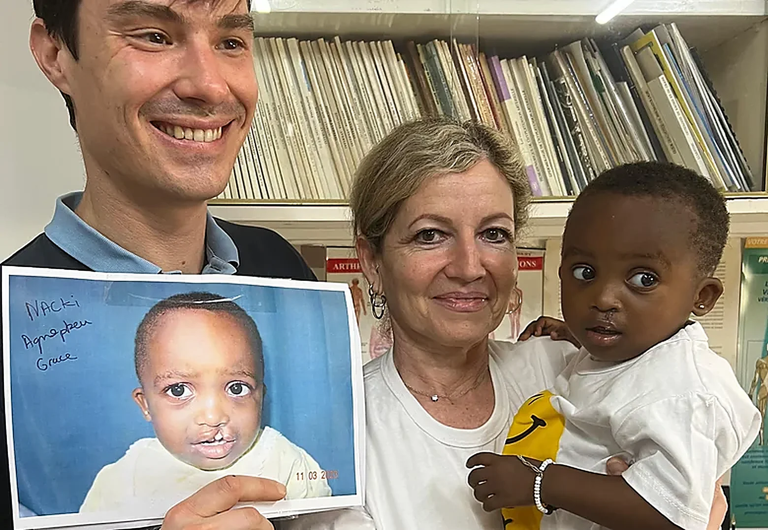 Bénévoles de Sourire un Jour avec des enfants opérés